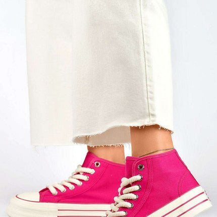 Dynamic Pink Sneakers for Modern Women - Très Elite