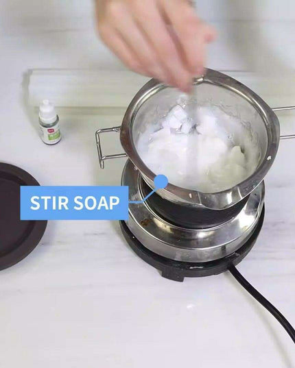 Magical Christmas Candle Making Kit with Santa-Themed Packaging & Scented Adornments