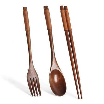 Eco-Chic Japanese Dining Set: Elegant Wooden Spoon & Chopsticks for Gourmet Experiences - Très Elite