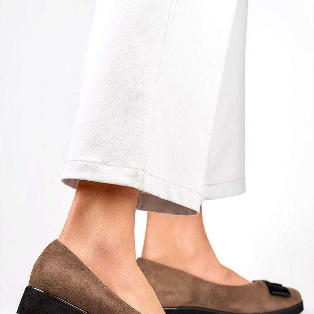 Eco-Conscious Chic: Luxurious Suede Heeled Pumps for Sustainable Style