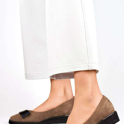 Eco-Conscious Chic: Luxurious Suede Heeled Pumps for Sustainable Style - Très Elite