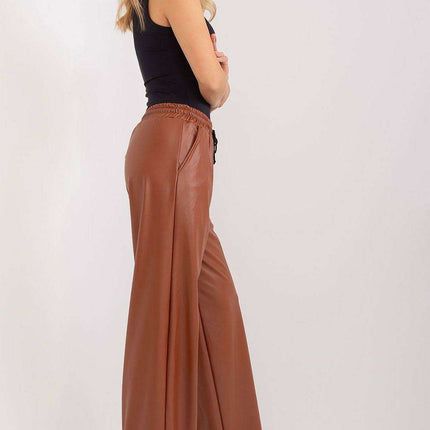 Eco-Conscious Insulated High-Waist Faux Leather Trousers - Très Elite