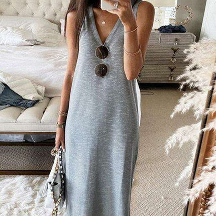 Eco-Conscious Vintage Halter Neck Summer Dress with Elegant Flair - Très Elite