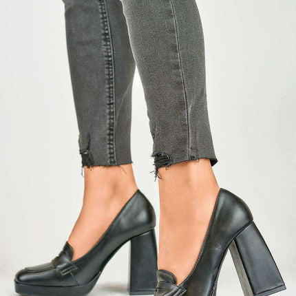 Eco-Friendly Elegant Block Heels with Unique Design - Très Elite