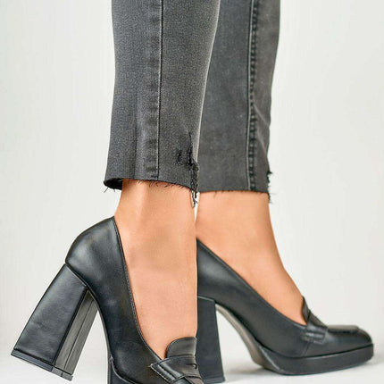 Eco-Friendly Elegant Block Heels with Unique Design - Très Elite