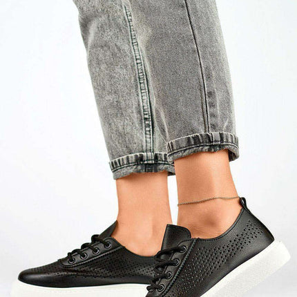 Eco-Friendly White Leather Sneakers with Platform - Très Elite
