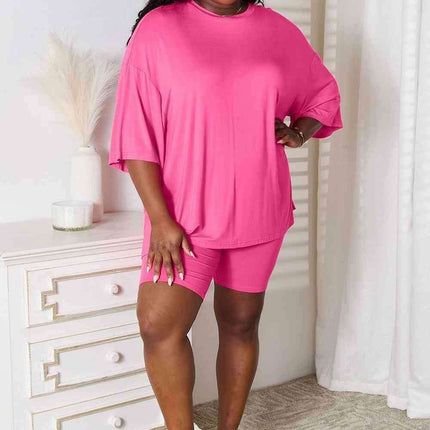 Effortless Elegance: Trendy Rayon Top and Shorts Combination for Ultimate Comfort - Très Elite