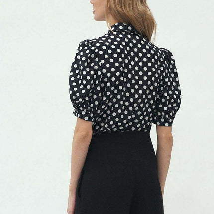 Effortlessly Elegant Short Sleeve Blouse For Summer - Très Elite