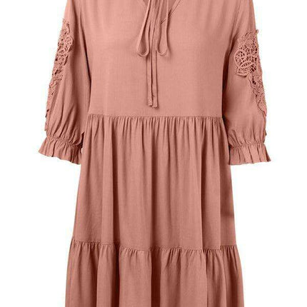 Effortlessly Elegant Viscose Dress with Unique Waist Detail - Casual Chic - Très Elite