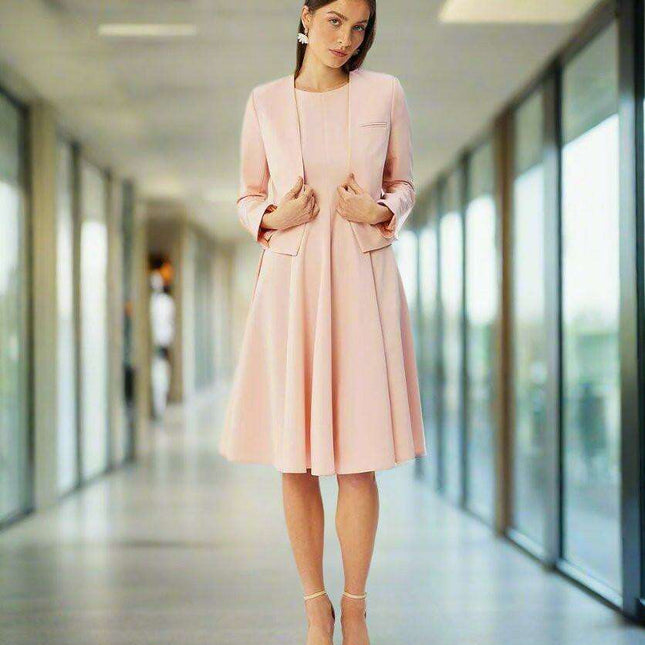 Effortlessly Stylish Short Jacket with Modern Touch