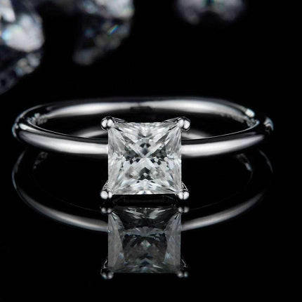 Elegant 1 Carat Platinum-Plated Lab-Diamond Sterling Silver Ring