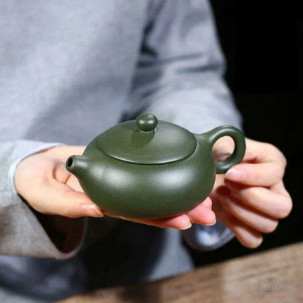 Elegant 190ml Yixing Zisha Teapot - A Handcrafted Masterpiece for Tea Aficionados - Très Elite