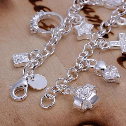Elegant 925 Sterling Silver Heart Charm Bracelet - A Cherished Reminder of Love - Très Elite