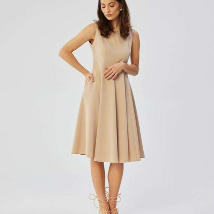Elegant A-Line Sleeveless Day Dress with Polish Flair