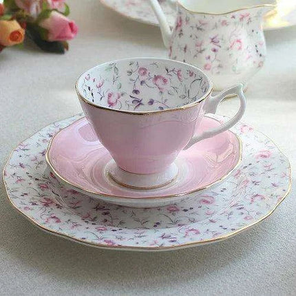 Elegant Afternoon Tea Collection: Opulent Bone China Cups with Stylish Ceramic Plates - Très Elite