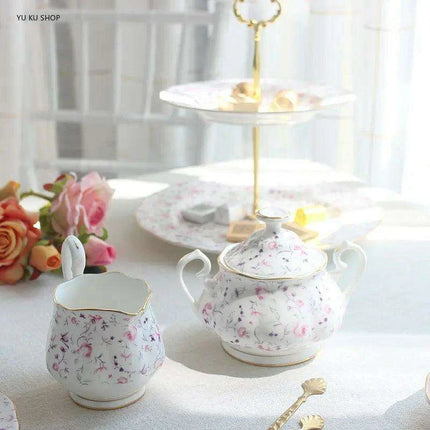 Elegant Afternoon Tea Collection: Opulent Bone China Cups with Stylish Ceramic Plates - Très Elite