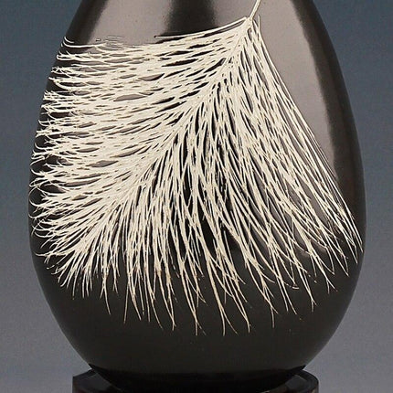 Elegant Angel Feather Ceramic Vase - A Stylish Addition for Modern Chinese Interiors - Très Elite
