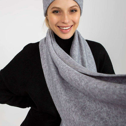 Elegant Angora Blend Winter Hat and Scarf Duo - Très Elite