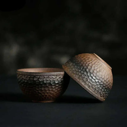 Elegant Artisan Japanese Stoneware Tea Bowl – Enhance Your Tea Experience with Timeless Craftsmanship - Très Elite