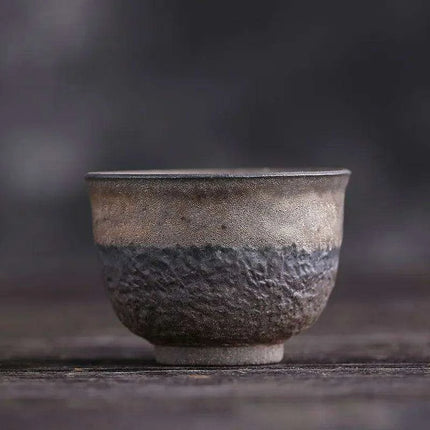 Elegant Artisan Japanese Stoneware Tea Bowl – Enhance Your Tea Experience with Timeless Craftsmanship - Très Elite
