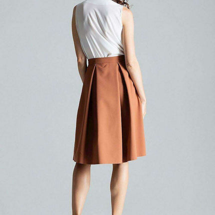 Elegant Asymmetrical Pleated Midi Skirt with Convenient Side Zipper - Très Elite