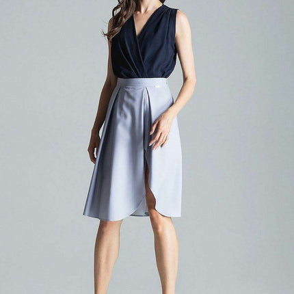 Elegant Asymmetrical Pleated Midi Skirt with Convenient Side Zipper - Très Elite