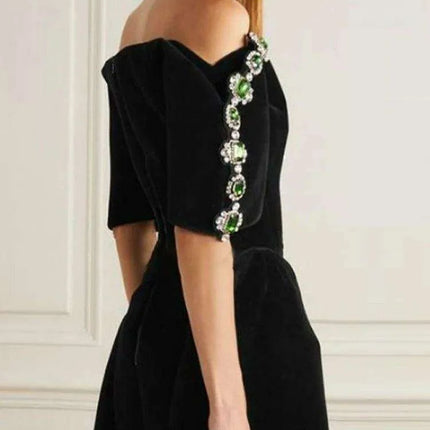 Elegant Backless Evening Dress with Glittering Diamond Details - Très Elite