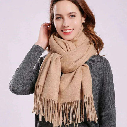 Elegant Beige Wool Scarf with Trendy Tassels - A Must-Have Accessory for Stylish Women - Très Elite