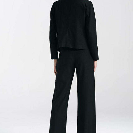 Elegant Black Box Blazer With Structured Shoulder Accents - Très Elite