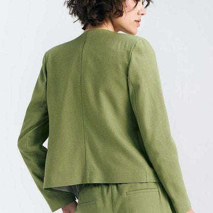 Elegant Black Box Blazer With Structured Shoulder Accents - Très Elite