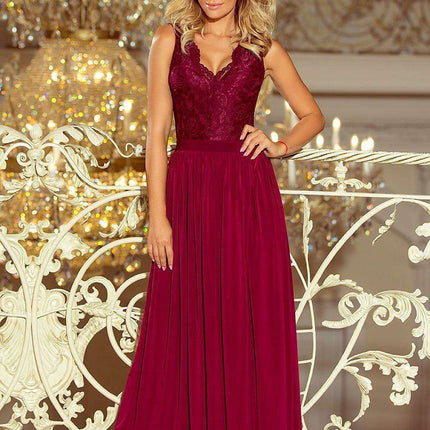 Elegant Blue Lace Gown for Special Occasions - Très Elite
