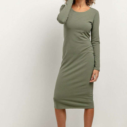 Elegant Boat Neck Midi Dress with Refined Hem Accents - Très Elite