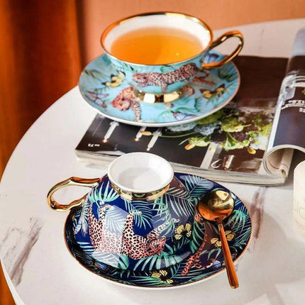 Elegant Bone China Coffee Mug & Saucer Set - Luxurious Drinkware for Coffee Aficionados - Très Elite