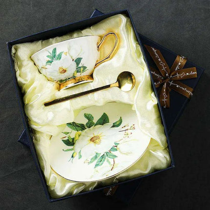 Elegant Bone China Tea Cup Collection for Enchanting Tea Moments and Sophisticated Gatherings - Très Elite