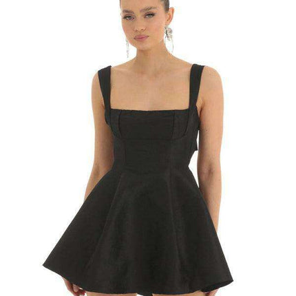 Elegant Bow-Detail Square Neck Swing Dress - Flattering and Versatile Fashion Piece - Très Elite
