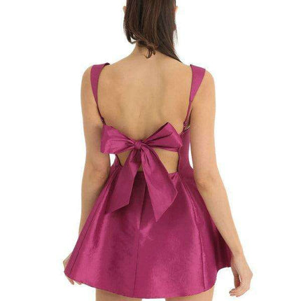 Elegant Bow-Detail Square Neck Swing Dress - Flattering and Versatile Fashion Piece - Très Elite