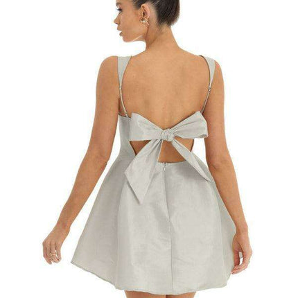 Elegant Bow-Detail Square Neck Swing Dress - Flattering and Versatile Fashion Piece - Très Elite