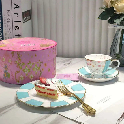 Elegant British Centennial Bone China Tea and Coffee Collection - Includes Cup, Saucer, and Luxurious Gift Packaging - Très Elite