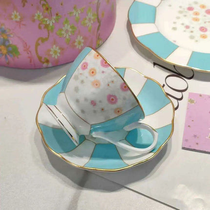 Elegant British Centennial Bone China Tea and Coffee Collection - Includes Cup, Saucer, and Luxurious Gift Packaging - Très Elite