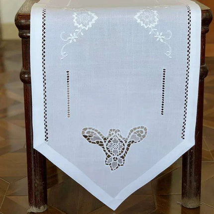 Elegant Camellia Embroidered Hemstitch Table Runner: Luxurious White Floral Design - Très Elite