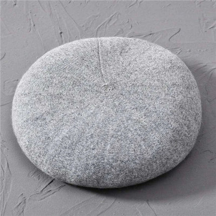 Elegant Cashmere Blend Beret - Trendy Winter Hat for Fashion-Forward Women - Très Elite