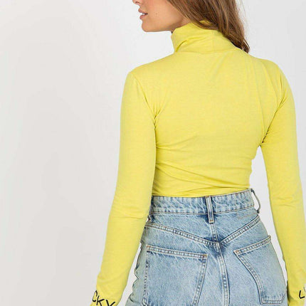 Elegant Chic: The Exquisite Moda Blouse - Très Elite