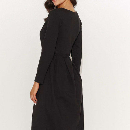Elegant Comfort Knit Midi Dress: A Perfect Blend of Style and Ease - Très Elite