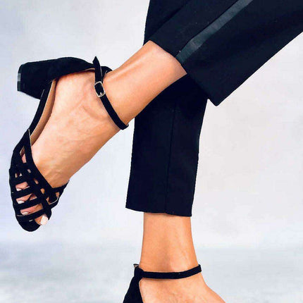 Elegant Comfort Low Heel Sandals - Model 177340 - Très Elite