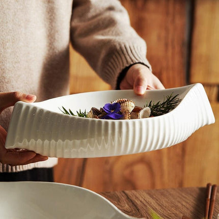 Elegant Conch-Shaped Ceramic Plate Set: Redefine Your Dining Aesthetic - Très Elite