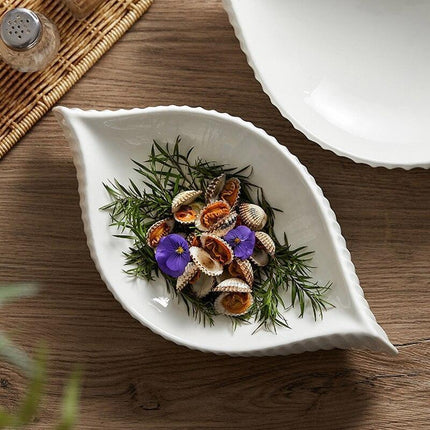 Elegant Conch-Shaped Ceramic Plate Set: Redefine Your Dining Aesthetic - Très Elite