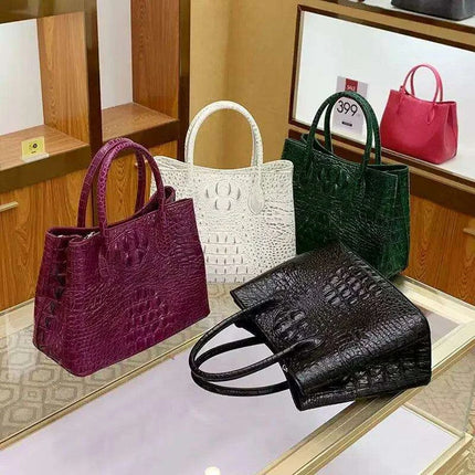 Elegant Crocodile-Embossed Leather Handbag for Sophisticated Women - Très Elite