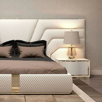 Elegant Customizable Leather King Bed Frame - Modern Luxury Design - Très Elite
