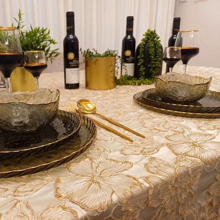 Elegant Designer Table Cloth and Napkin Set with Premium Quality Packaging - Très Elite