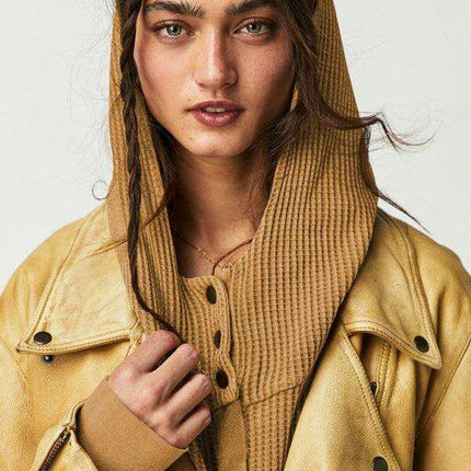 Elegant Ease Zip-Up Hoodie with Functional Pockets - Très Elite